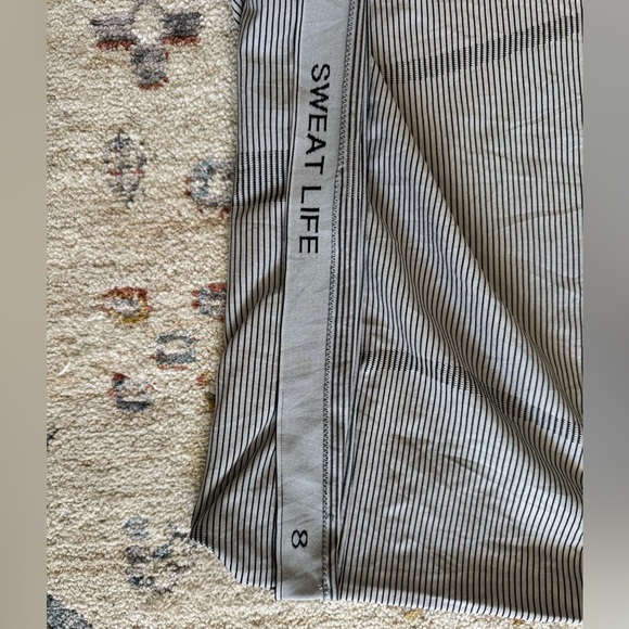 Lululemon Swiftly Tech Racerback Tank Top 2.0 Size 8
Tetra Stripe Grey Black - Picture 3 of 7